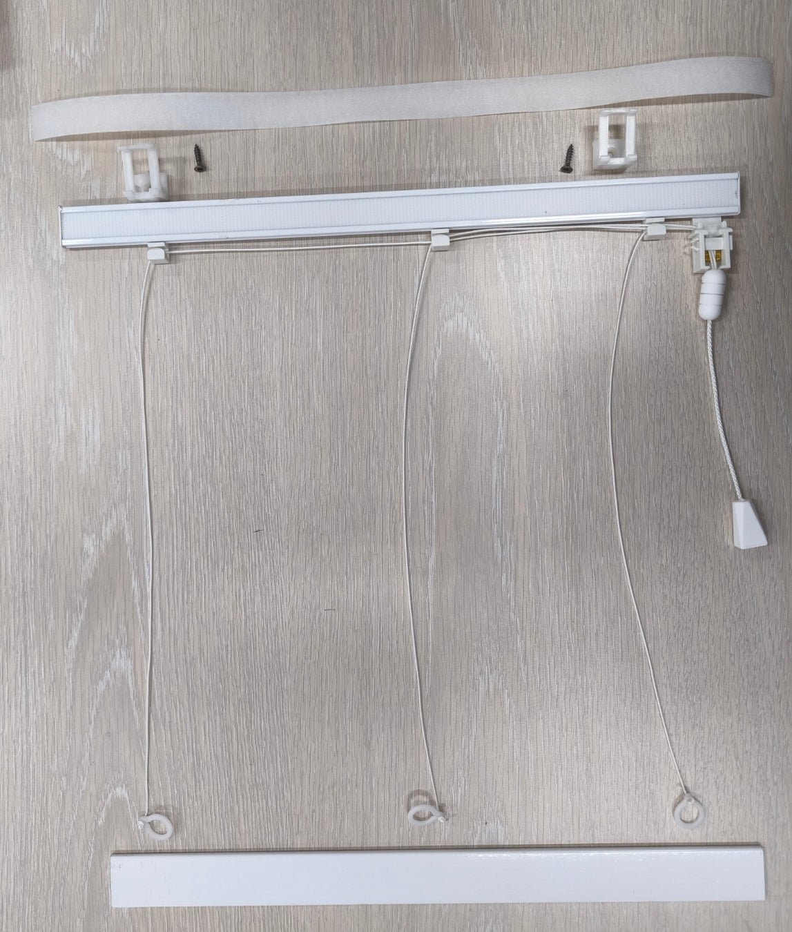 Binario per tende a pacchetto a finestra completo con tutti gli accessori, incluso materiale per confezionare la tenda