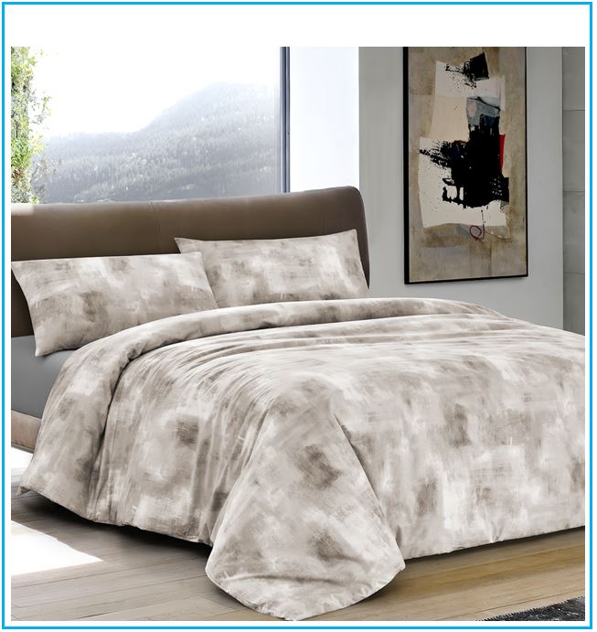 Copripiumino beige sfumato tortora su letto, set biancheria da letto elegante