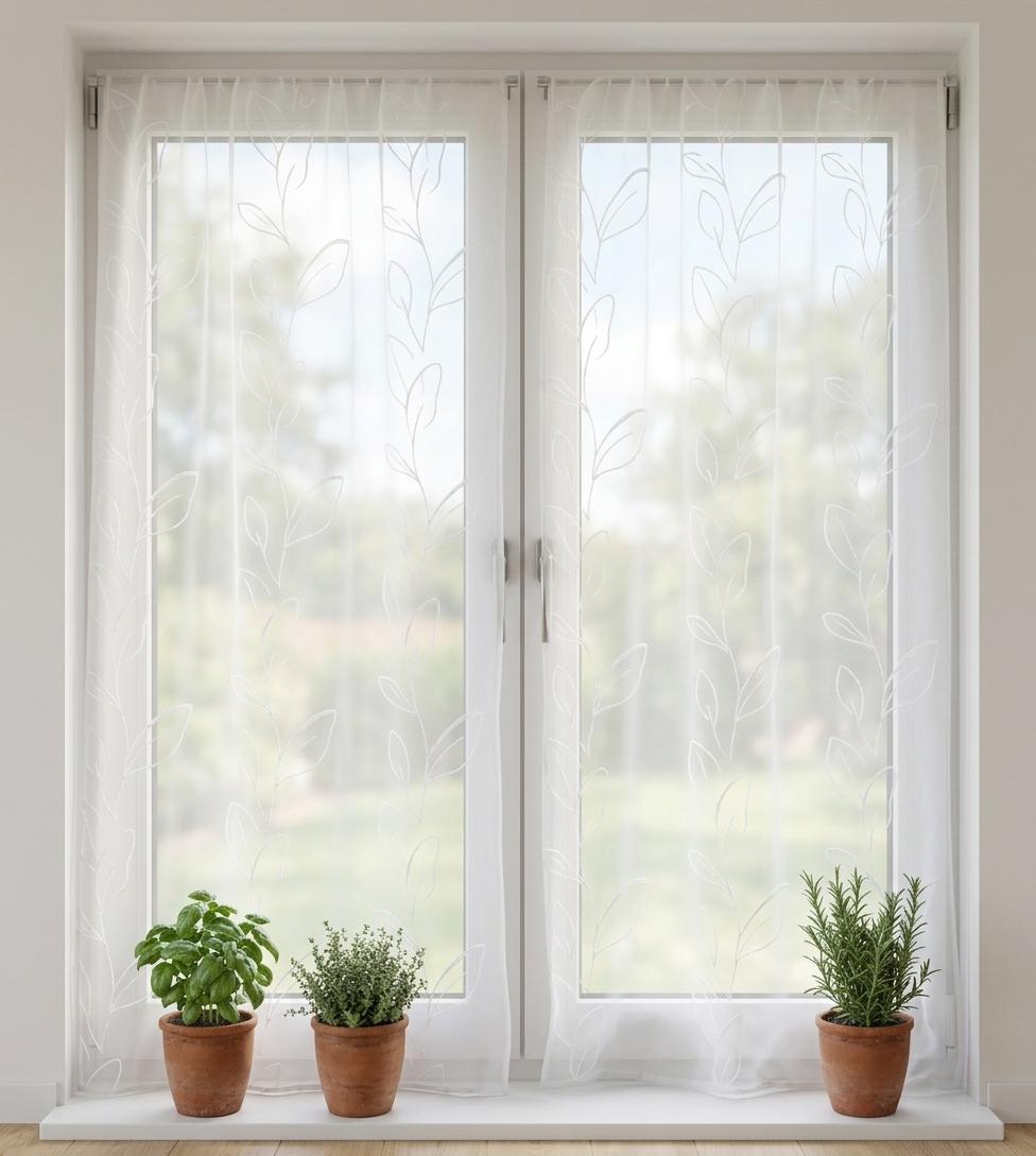 Tenda effetto lino ricamata per finestra, trasparenza del tessuto con luce naturale filtrata, decorazione per interni