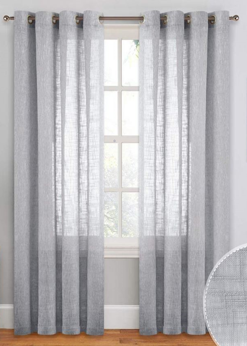 Tenda con occhielli in tessuto grigio effetto lino montata su bastone